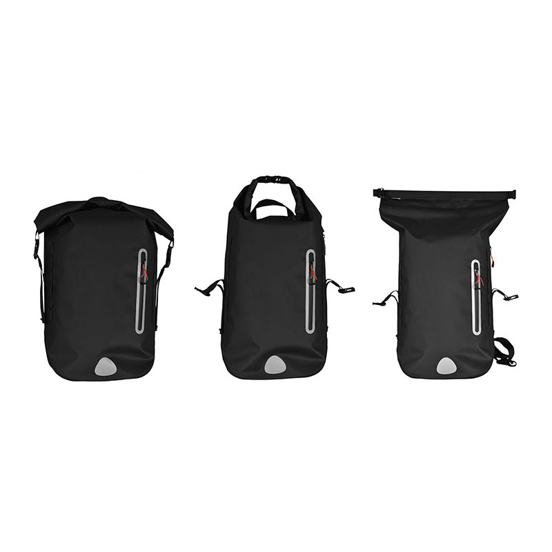 Waterproof Backpack Tracker 9028. Väskan är 100 % vattentät med svetsade sömmar och rullförslutning.