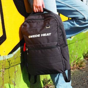 Profilprodukt i form av en ryggsäck med vit printad logotype.