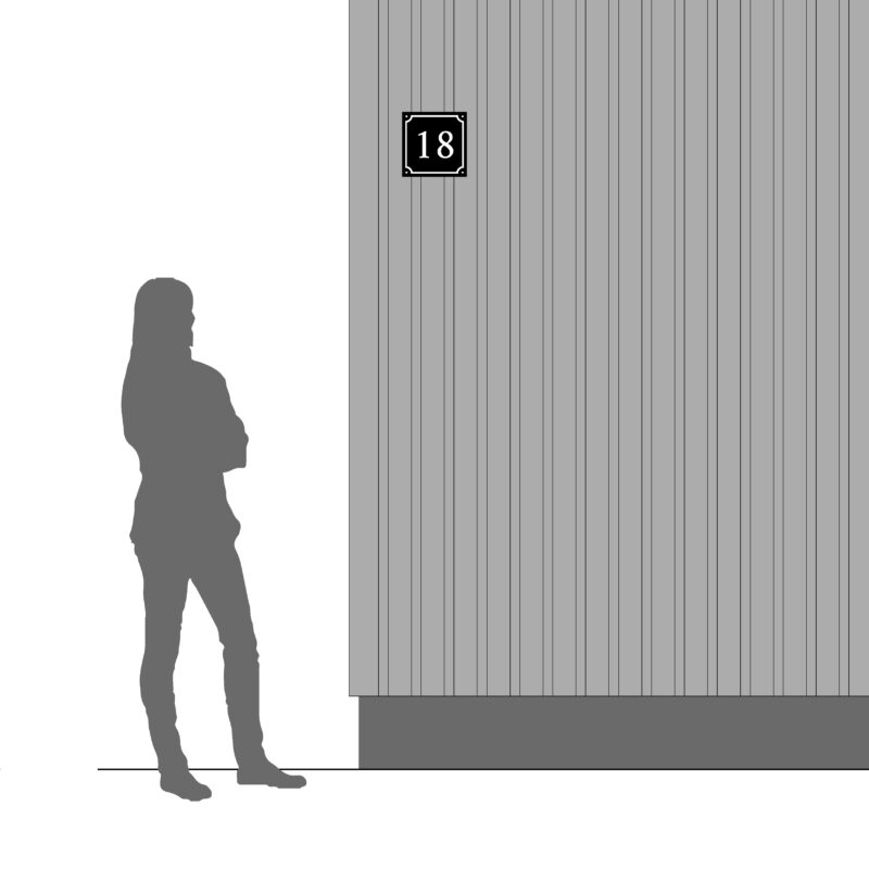 Storleksguide för husskylt med egen text i storlek 210x210 mm.