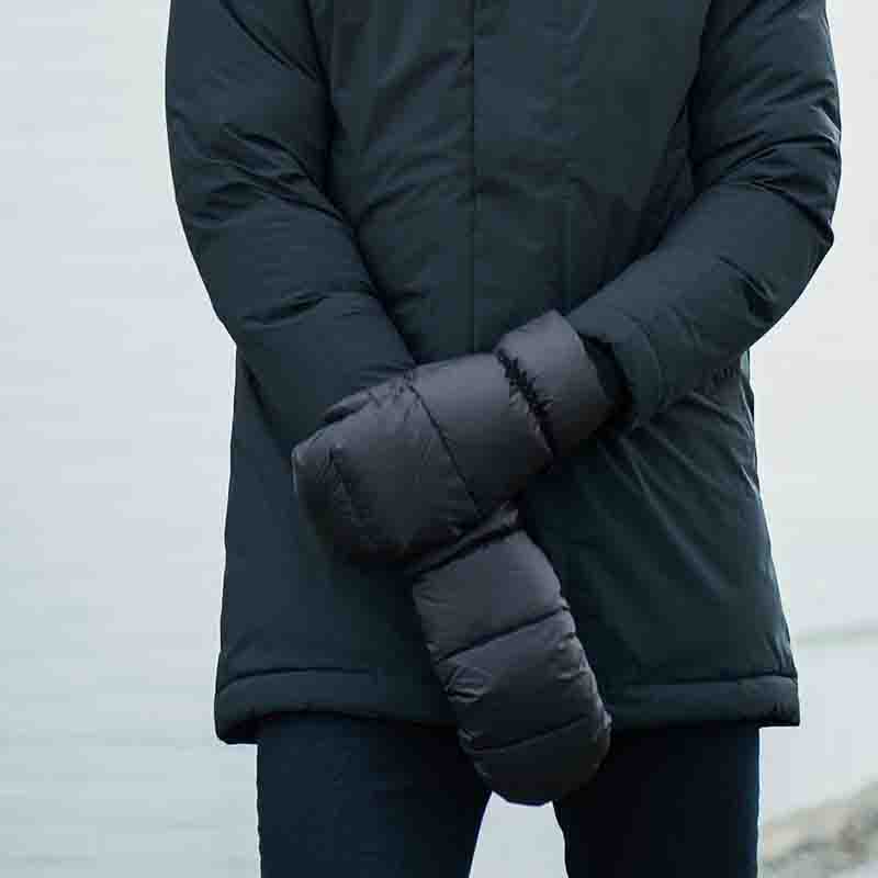 Dunvantar Tracker är lätta och behagliga dunvantar som håller dig varm om händerna kalla vinterdagar. Finns i två olika storlekar S/M och L/XL.