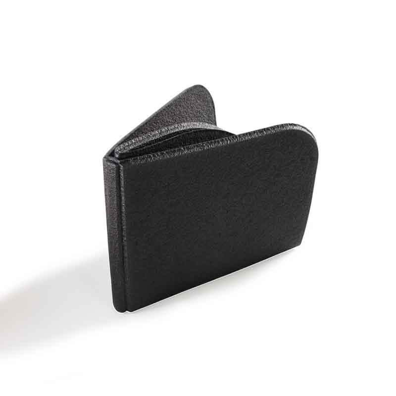 Sittunderlag i praktisk fickmodell. Suveränt smart och superlätt sittunderlag som går att vika ihop. Vattentät och lätt att ta med. Finns ljusblå, röd, svart och orange.