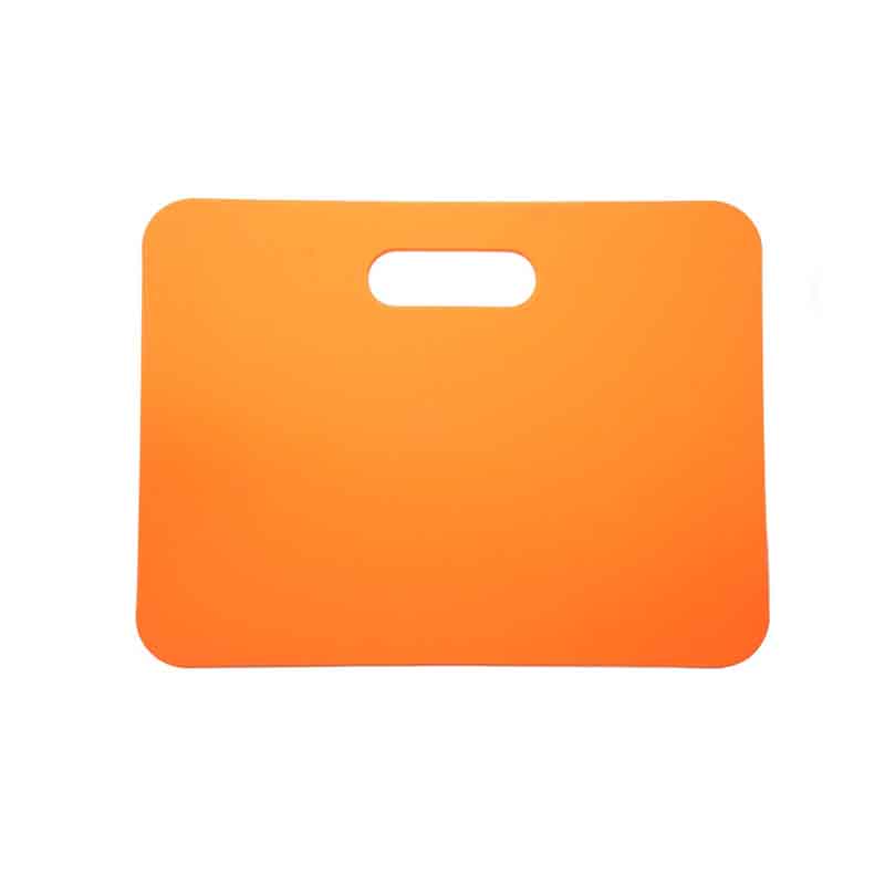 Ultralätt, isolerande och vattentätt sittunderlag med praktiskt handtag. Hög kvalité och mycket slitstarkt både avseende material och tryck. Finns blå, orange och svart.