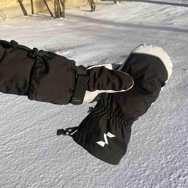 Skidvantar Tracker –Exklusiva och varma skidvantar med förstärkt handflata av getskinn. Ger extra bra grepp. Uttagbara innervantar i dun som kan användas separat. Finns i två olika storlekar M/L och L/XL.